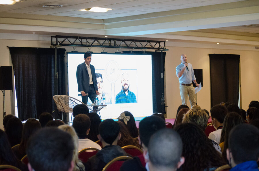 En la foto se ven a los oradores del Foro de emprendedores de Mendoza