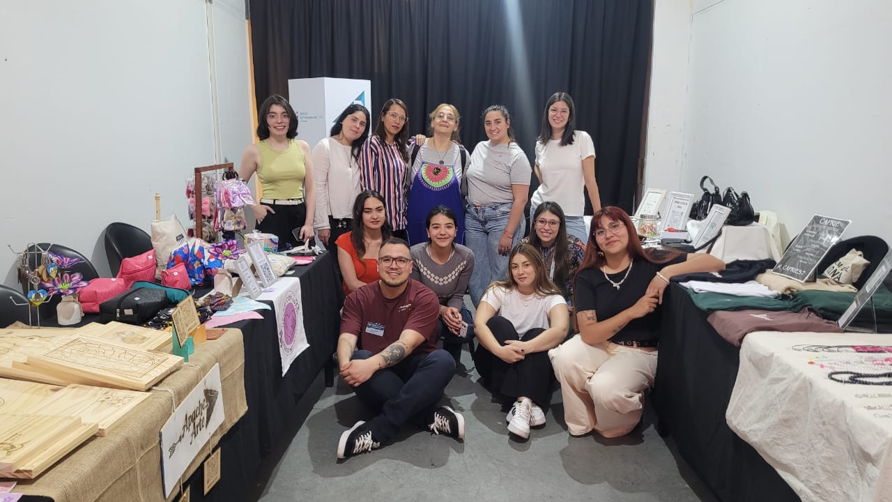 Feria de mujeres emprendedoras junto a ADEC