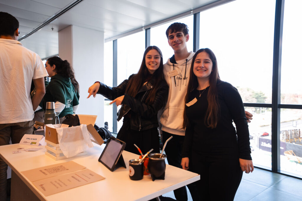 Jóvenes de Aprender a emprender