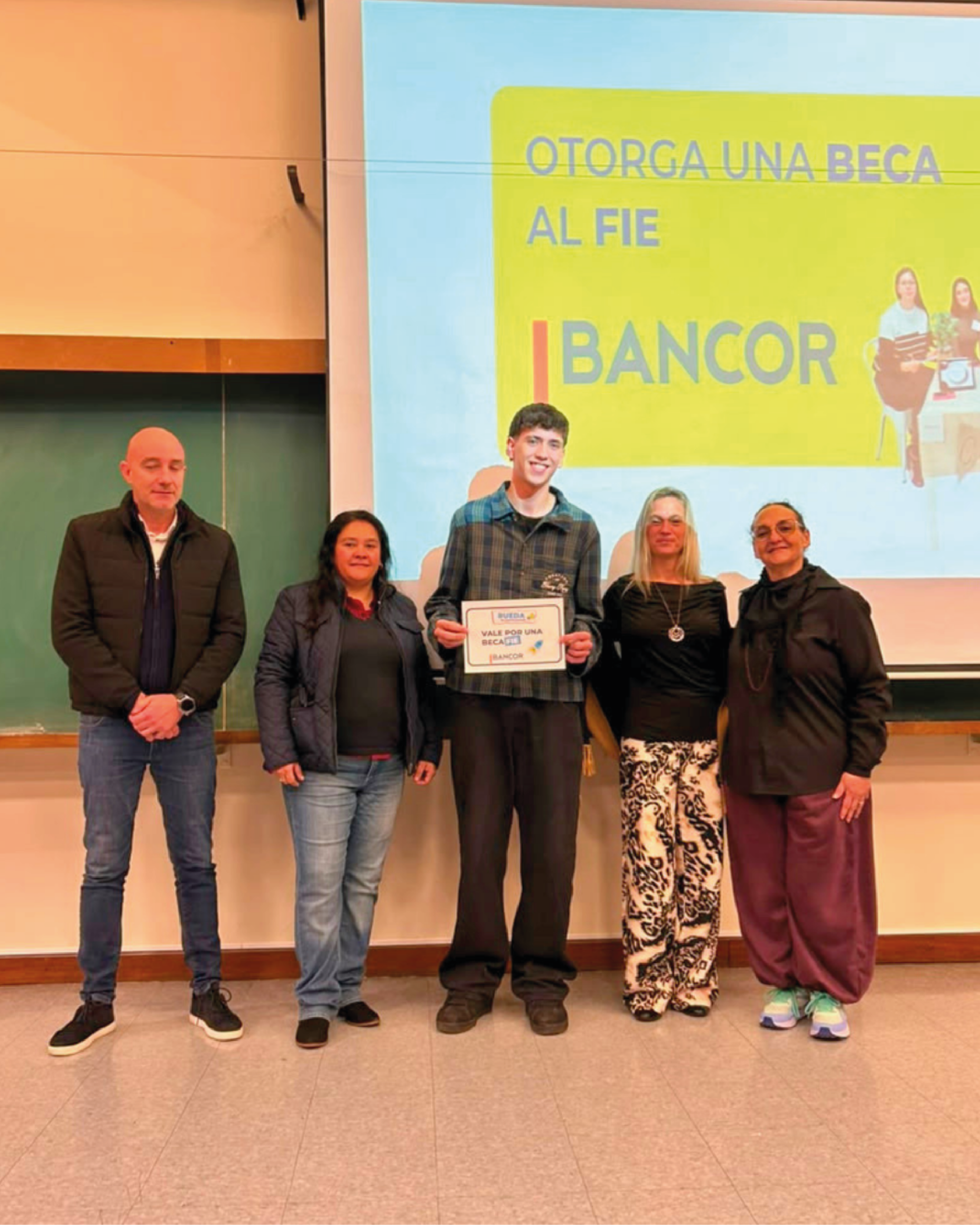 Ganador beca FIE de Bancor en Rueda de Capitalización